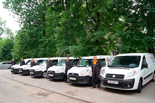 image Inzhenery-servisnogo-centra-remont-kompressorov